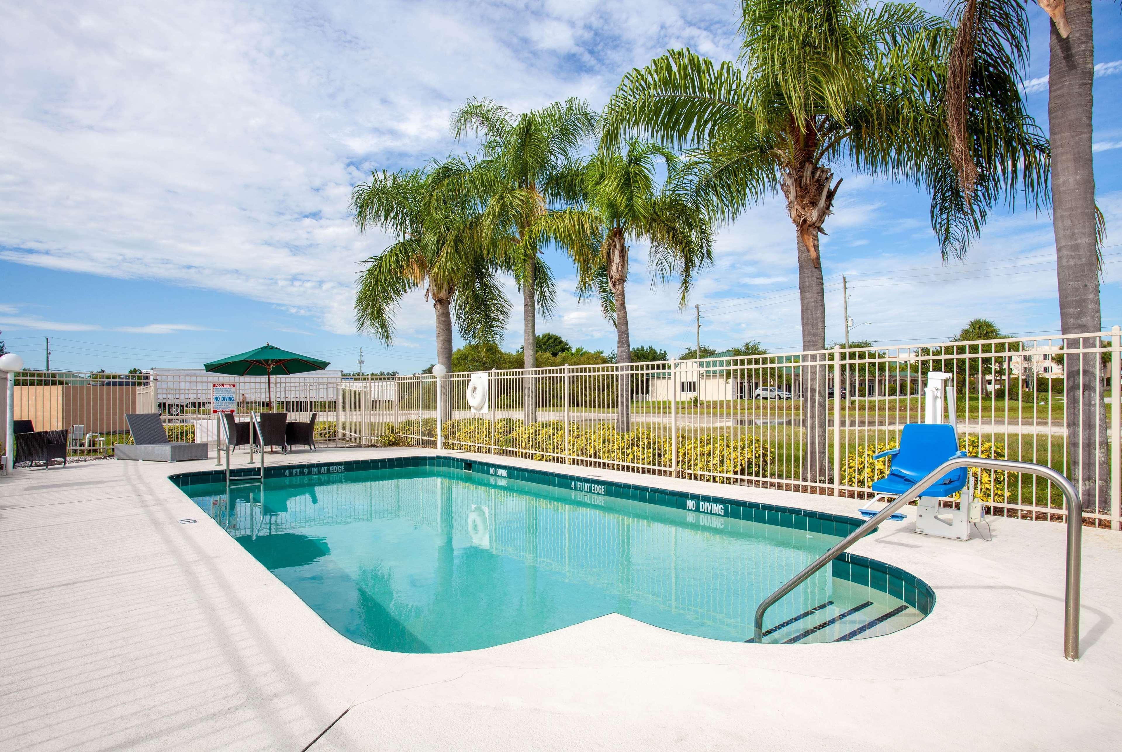 Howard Johnson By Wyndham Vero Beach/I-95 Buitenkant foto