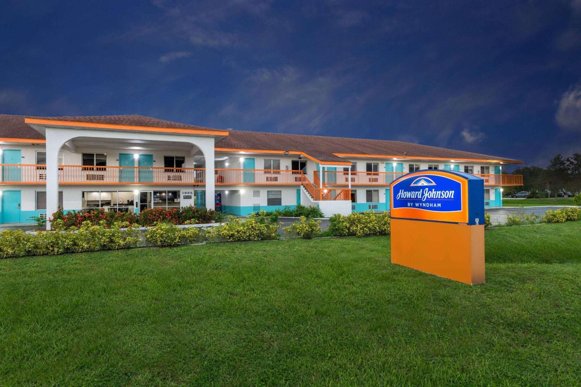 Howard Johnson By Wyndham Vero Beach/I-95 Buitenkant foto