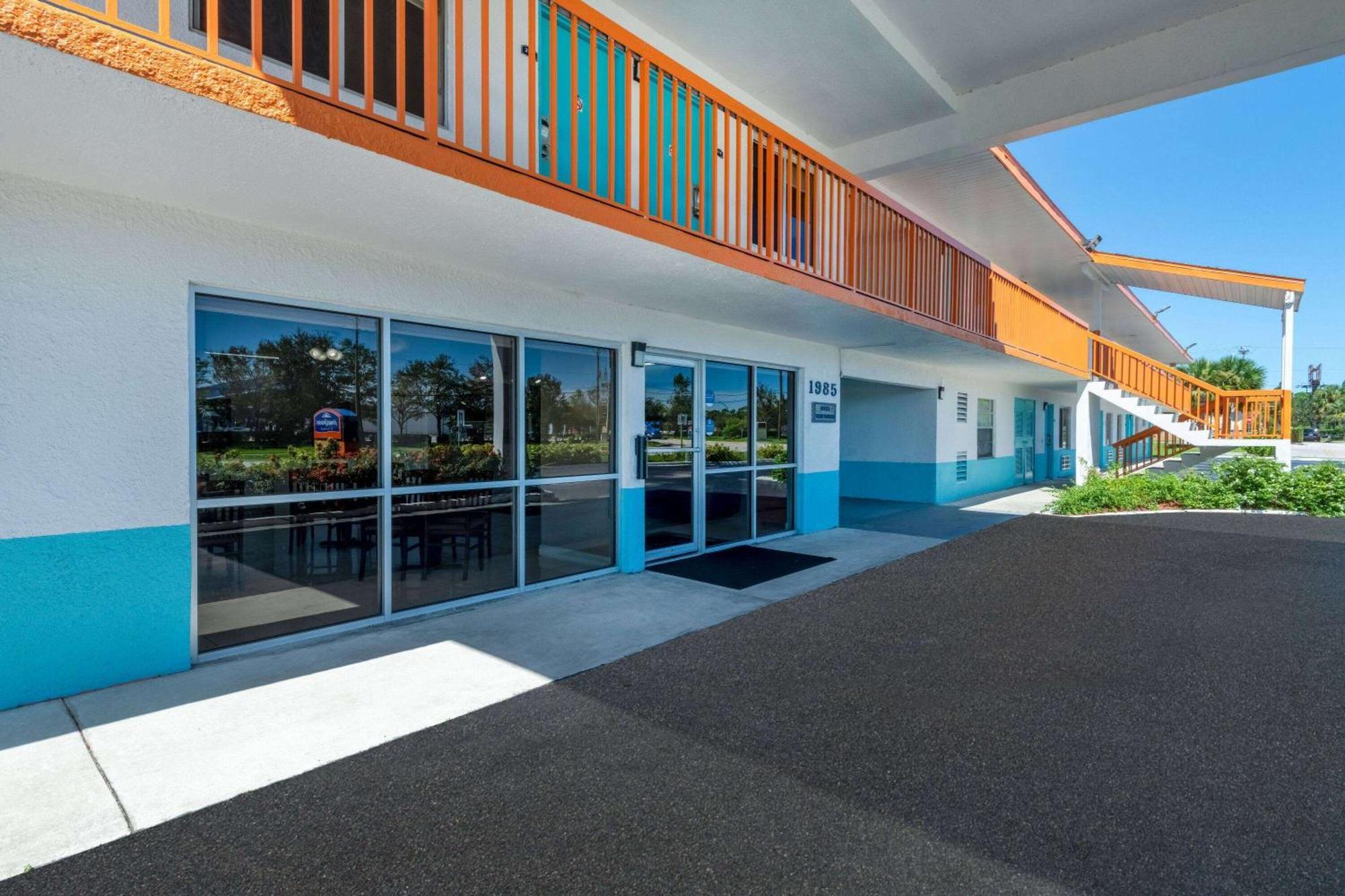 Howard Johnson By Wyndham Vero Beach/I-95 Buitenkant foto